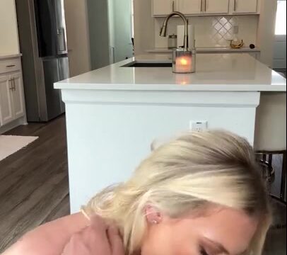 Kaelee Rene Onlyfans Video Porn Deepthroat BJ In Kitchen